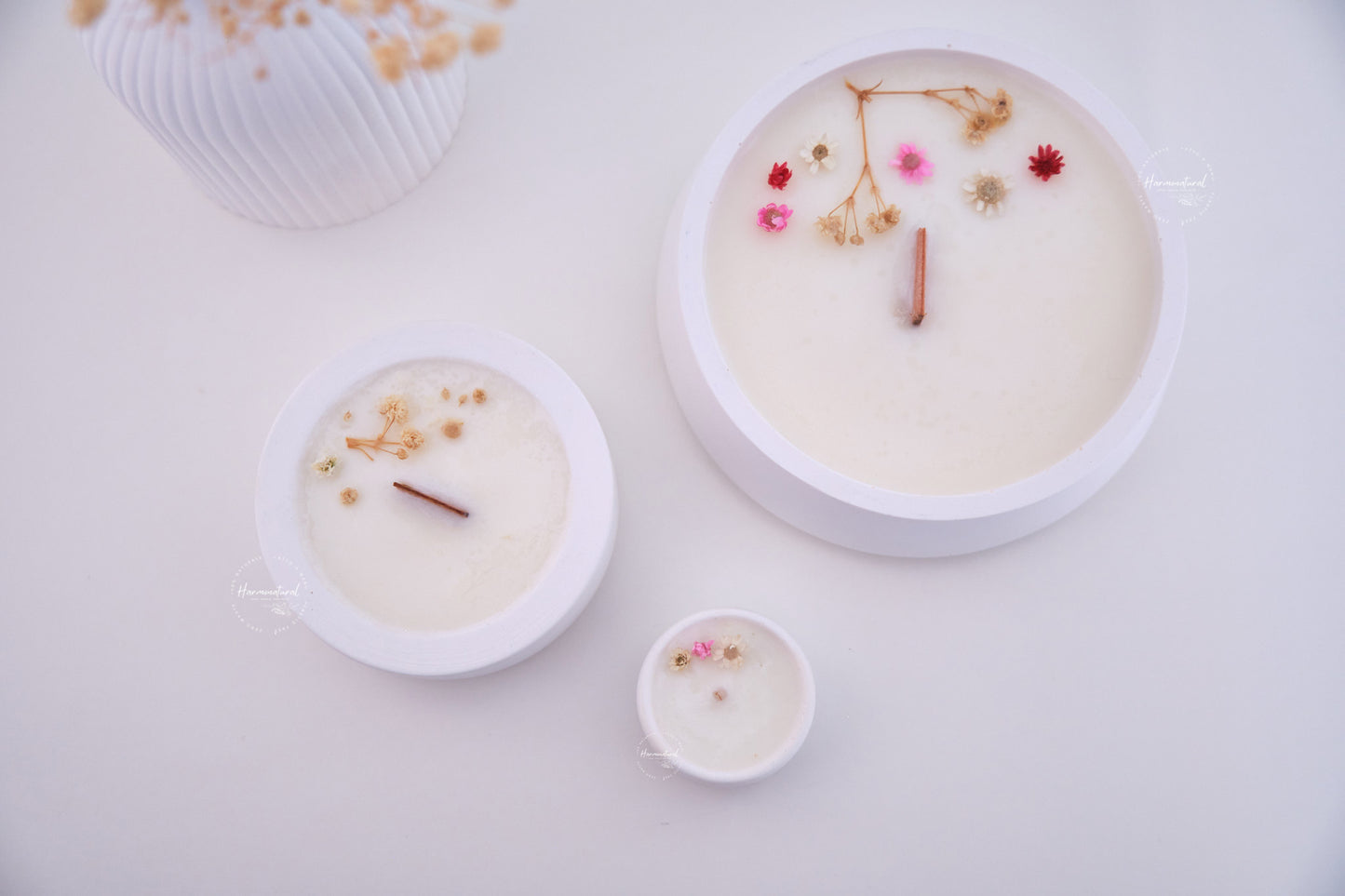 Candela ricaricabile Alba - Decorazione floreale