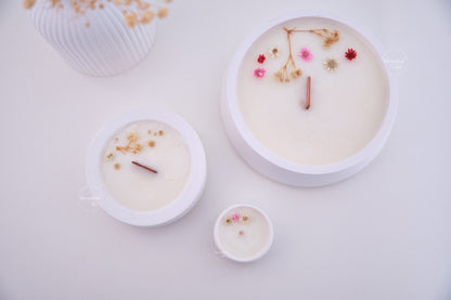 Candela ricaricabile Alba - Decorazione floreale